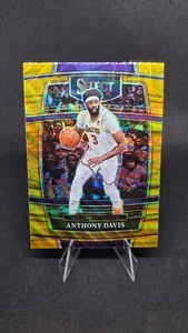 NBA Panini Select Asia 2021-22 Anthony Davis Concourse Gold Wave Prizm #39 - Bild 1 von 2