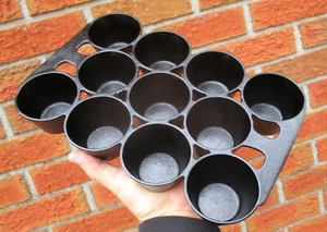 ANTIQUE ERIE NO 10 MODEL 949 CAST IRON ELEVEN CUP MUFFIN PAN - Picture 1 of 10