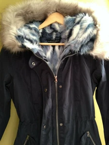 Neu mit Etikett Laundry by Shelli Segal marineblauer Parka Wintermantel mit Kunstfellkapuze M 300 $ - Bild 1 von 11