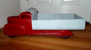 ORIGINAL VINTAGE 1940s LUMAR DUMP TRUCK~PARTIALLY RESTORED - Picture 1 of 6