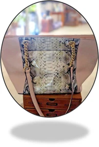 Calvin Klein Schultertasche Rosa Reptil Mitte Goldfarben Hardware Fuß - Bild 1 von 12