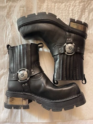 Nuevo Rock Hombre Metal Tacón Botas Talla 43 Cuero Negro Foto 1 de 4
