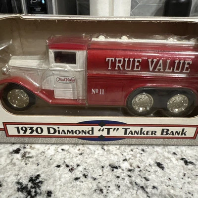 ERTL #9513 1930 Diamond T Tanker Bank 1/34 Scale Die-Cast Metal Rubber Tires - Image 1 of 4