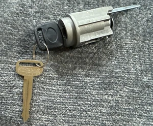 US-263L Ignition Lock Cylinder New for 4 Runner Toyota Tacoma 4Runner 1996-2002 - Bild 1 von 9
