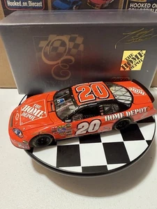 RARE* Tony Stewart ELITE #20 Home Depot Bud Shootout Raced Win 2007 1/24 Diecast - Picture 1 of 16