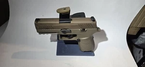 pistol display stand - Picture 1 of 4