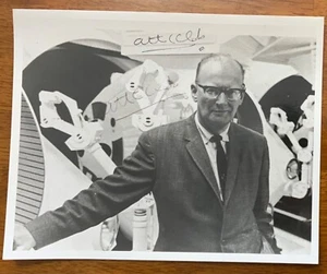 Arthur C. Clarke Author Science Fiction Writer 2001 A Space Odyssey Signed Photo - Picture 1 of 3