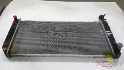 2003 Chevy Express 2500 Van Radiator - Imagem 1 de 4