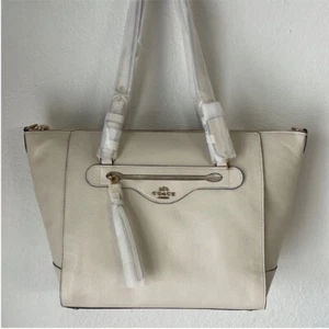 NWT Coach Large Leather Kleo Tote - Picture 1 of 6