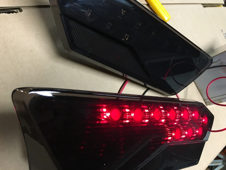 15-22 POLARIS RZR 900 S - PAR DE LUCES TRASERAS LED NEGRAS - sendero tintado ahumado EE. UU.  Foto 1 de 1