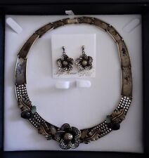 5th Avenue Collection neckpiece with matching earrings. As new, never been worn