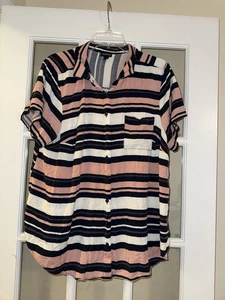 Torrid Größe 2 Viskose Challis mehrere Streifen Dolman Knopfleiste Taschen Bluse - Bild 1 von 4