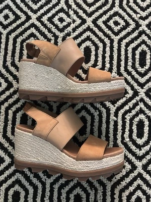 Sandalias Sorel Joanie II con cuña y yute marrón camel talla 9,5 Foto 1 de 4