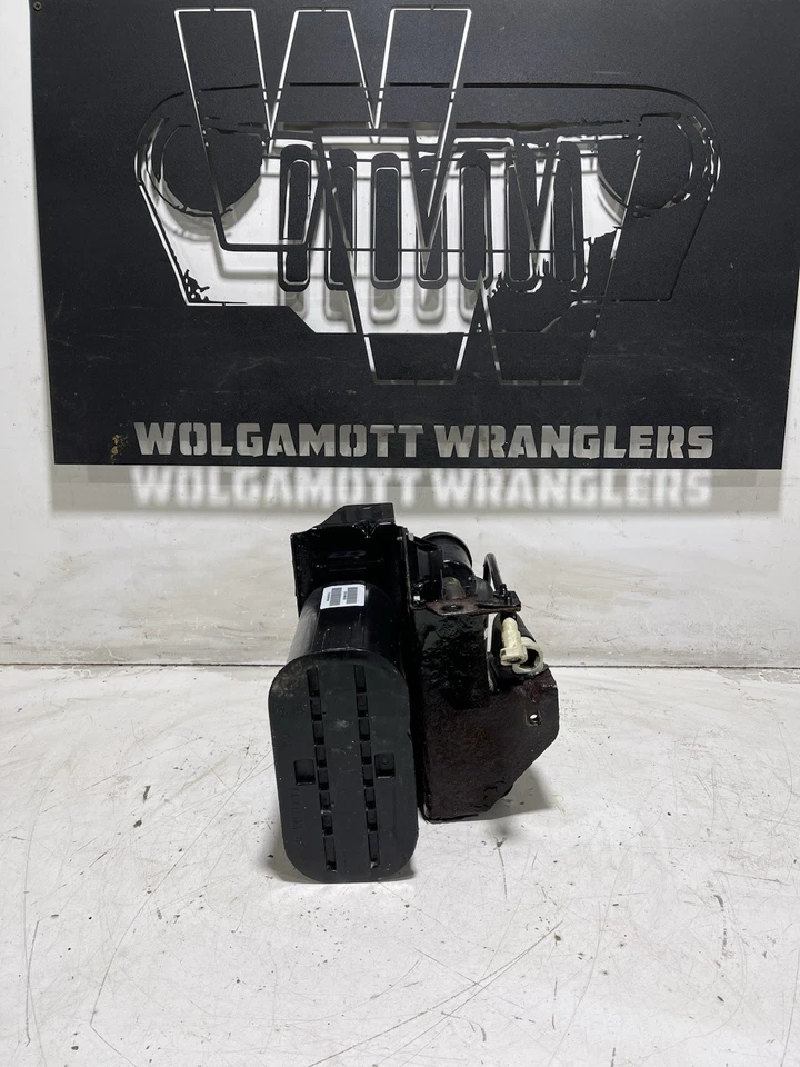 Suporte de vasilha de vapor de combustível e detecção de vazamento 03-04 Jeep TJ Wrangler 52109503AB - Imagem 1 de 4