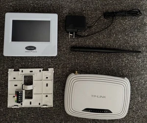 Carrier SYSTXCCITW01 (Ver 9) Infinity Touch Thermostat White WiFi with Router! - Picture 1 of 5
