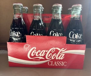 8 volle Coca Cola, 6 1/2 Unzen, Glasflaschen. & Träger. - Bild 1 von 12
