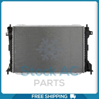 Radiator for Ford Crown Victoria, Grand Marquis / Lincoln Town Car / ... QOA - Image 1 of 4