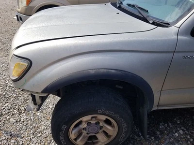 00 2000 TOYOTA TACOMA SR5 FENDER LEFT DRIVER SILVER - Image 1 of 4