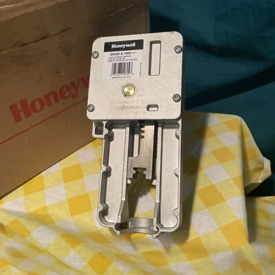 Honeywell Q5020a1003 Globe Valve Linkage,1/2 In Shaft - Image 1 of 4