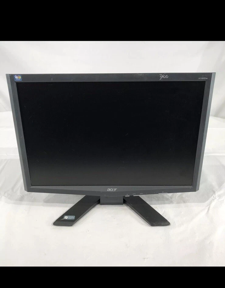 Acer X193W+ LCD Monitor 19" - With Keyboard - Image 1 of 4