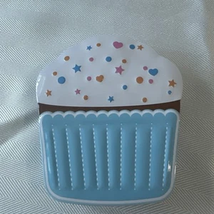 Amazon Gift Card Birthday Cupcake Tin BOX Gift Card Holder No Gift Card NEW - Picture 1 of 3