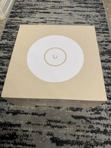 New Ubiquiti Networks UniFi U7 Pro Max Tri-Band Wi-Fi 7 Access Point - Photo 1/3