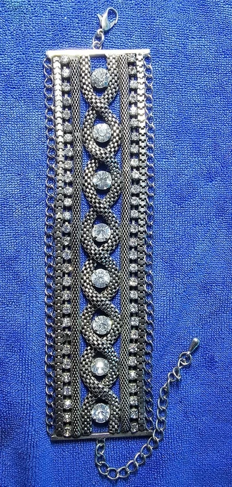 Brazalete ancho llamativo - Estrás tono plata y malla de cadena - Glam Punk Foto 1 de 3