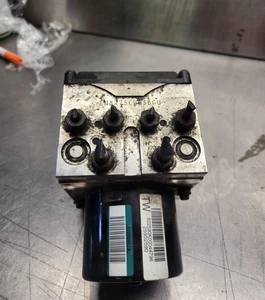 2008-2009 Pontiac G6 08 GM ABS Pump Anti-Lock Brake Module Assembly OEM 25949989 - Picture 1 of 9