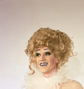 Show Perücke Wig Blond ,Locken,Travestie,Drag Queen - Bild 1 von 4