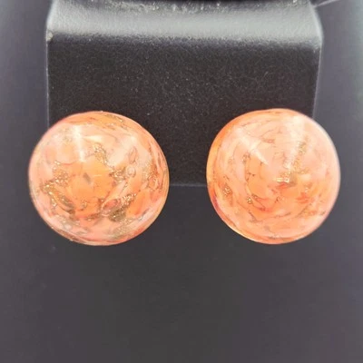 Муранские Итальянские Помеченные Круглые Серьги из Художественного Стекла с Коралловым Розовым Авантюрином и Медным Куполом - Изображение 1 из 4