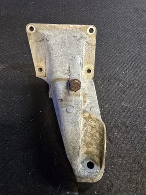 BMW E46 00-06 323 325 328 330 Z4 Engine Motor Mount Bracket Arm Left Driver Side - Image 1 of 3