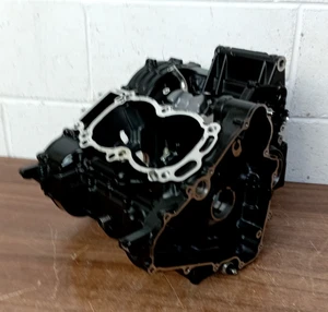 Cárter de motor Honda Hornet 750 2023-2024 extremo inferior 1500 millas genuino - Imagen 1 de 9