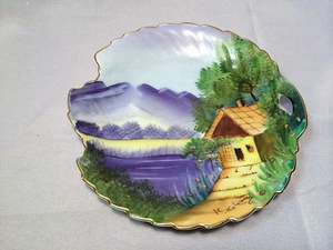 Piatto vintage dipinto a mano a forma di foglia Made in Japan - Firmato dall'artista - Foto 1 di 8