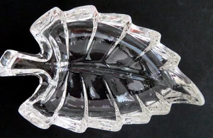 Awesome Vintage Cut CRYSTAL GLASS Leaf Ring Catch Small 4¼"L x ¾"D x 2½"W VGC - Picture 1 of 8