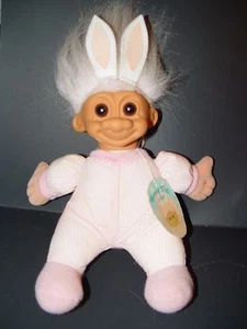 Muñeca Troll 9" Russ Conejo de Pascua Conejo Pelo Rosa con Etiqueta - Imagen 1 de 1