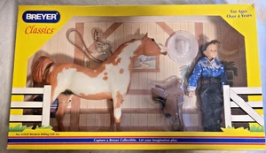 Breyer 61010 Western Juego de Regalo para Equitación Tack Rider CLÁSICO 1:12 Albaricoque Pinto Retirar - Imagen 1 de 7