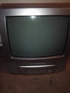 Toshiba 13" CRT VCR Combo VHS Player Recorder Retro Gaming TV No Remote Works - Picture 1 of 9