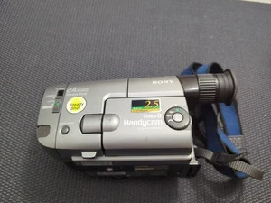 Sony Handycam CCD-TRV21 Video8 Camcorder With Power Adapter - Picture 1 of 15