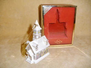 Lenox Ornament Churches Around The World - Berkshire Chapel - First in Series - Picture 1 of 7