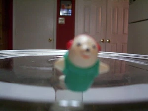 1993 Hallmark Christmas Merry Minature Seal #QFM8272 Mint Condition - Picture 1 of 1