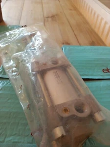AVENTICS PNEUMATIC CYLINDER 0822343800 UNUSED BAGGED PRODUCT  - Picture 1 of 8