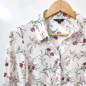 CUE Floral Shirt SIZE 6 White Button Down Blouse Top EUC Long Sleeve Top - Picture 1 of 6