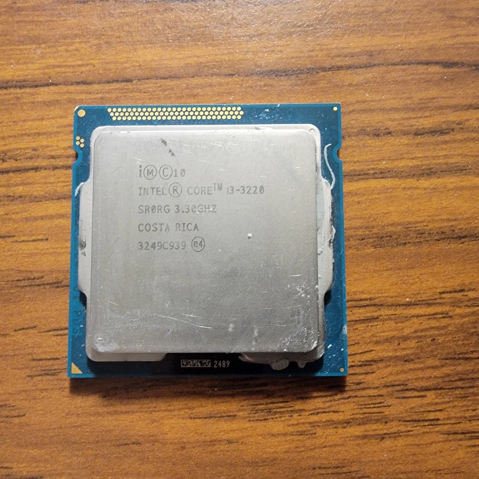 Intel Core i3-3220 3.3 GHz Duel Core Technology (SR0RG) Core i3 3rd Gen - Image 1 of 1