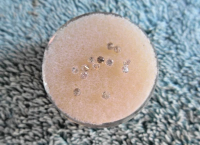 ONE LOOSE 0.4th to 0.05 CARAT 4 to 5 POINT 2.1 to 2.3 mm. ROUND GENUINE DIAMOND. - Image 1 of 4