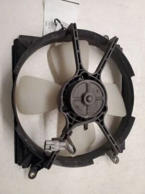 Conjunto de ventilador radiador izquierdo Toyota Rav 4, 1996-2000, 2,0 L, 4 cilindros, 3SFE, 16361-64030 Foto 1 de 4