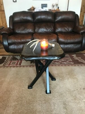 Mesas auxiliares serie espiral hechas por Amish Foto 1 de 4