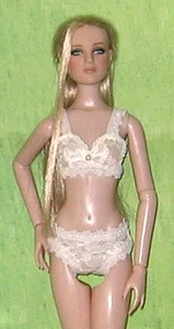 Ready2Wear  Ivory Lace Bra & Bikini Lingerie Set Fits Antoinette - Picture 1 of 1