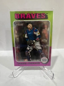 2024 Topps Heritage High Number Travis d'Arnaud Chrome /699 #648 Atlanta Braves - Bild 1 von 2