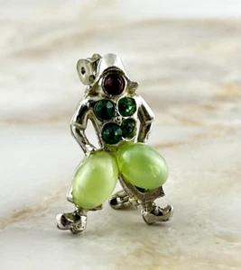 Silver Toned Brooch Pin Jester Green Red Gems - Picture 1 of 5