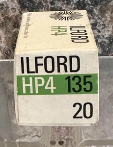 1 Rotolo di Ilford HP4 135 20 Esposizione ASA 400 DIN 27 Scad. 1978 - Scatola Sigillata - Foto 1 di 4